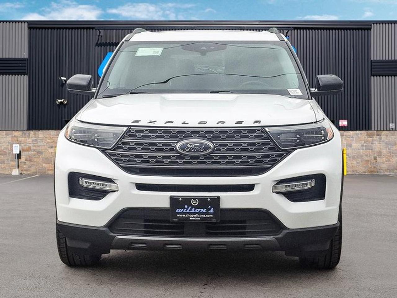 2024 Ford Explorer XLT AWD | Sport Appearance | Pano Roof | Leather | Captain Seats | Heated Seats + Steering and More! Photo