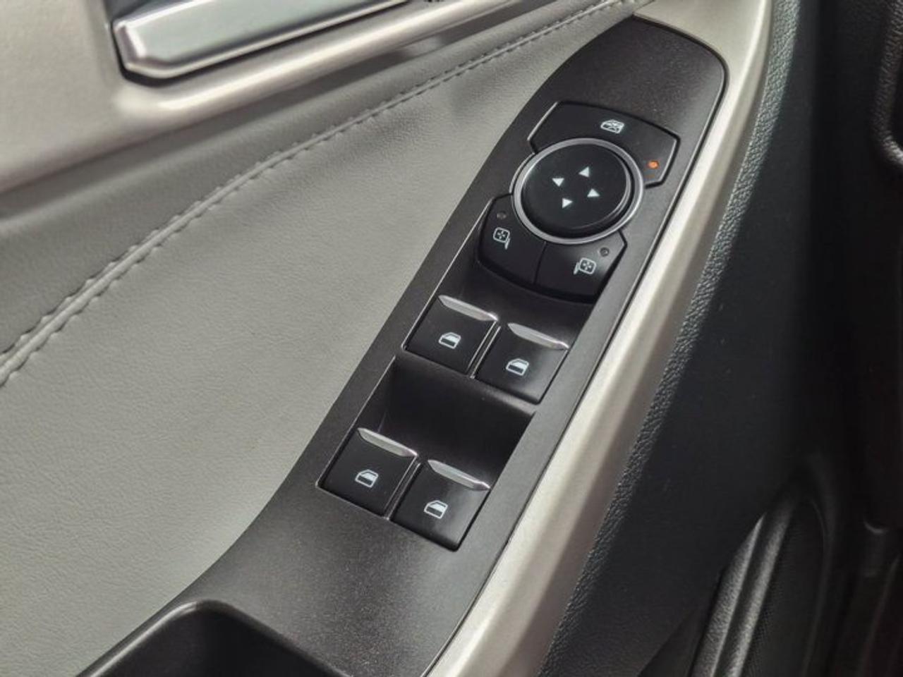 2024 Ford Explorer XLT AWD | Sport Appearance | Pano Roof | Leather | Captain Seats | Heated Seats + Steering and More! Photo