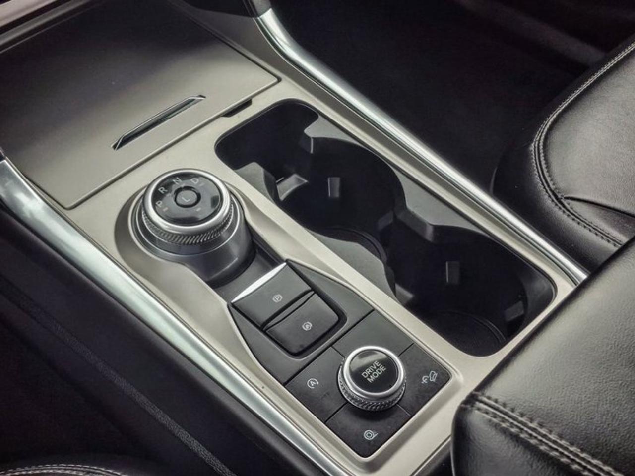 2024 Ford Explorer XLT AWD | Sport Appearance | Pano Roof | Leather | Captain Seats | Heated Seats + Steering and More! Photo