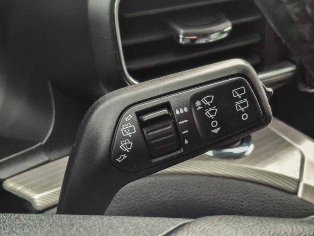 2024 Ford Explorer XLT AWD | Sport Appearance | Pano Roof | Leather | Captain Seats | Heated Seats + Steering and More! Photo
