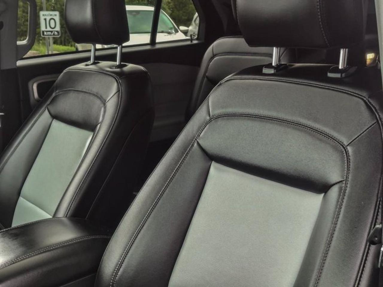 2024 Ford Explorer XLT AWD | Sport Appearance | Pano Roof | Leather | Captain Seats | Heated Seats + Steering and More! Photo