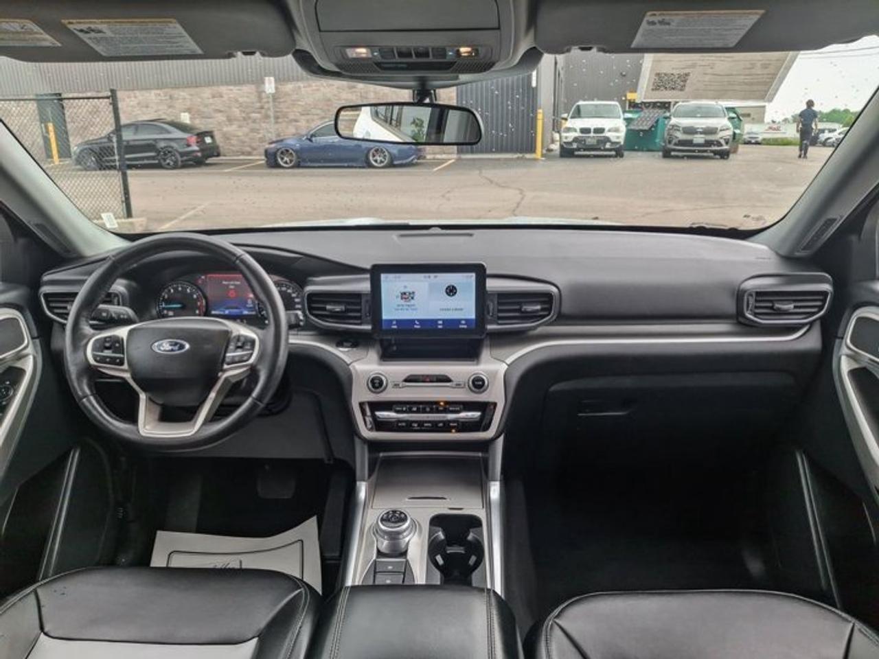 2024 Ford Explorer XLT AWD | Sport Appearance | Pano Roof | Leather | Captain Seats | Heated Seats + Steering and More! Photo