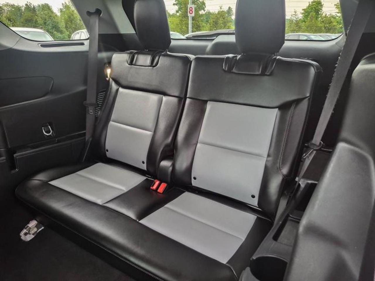 2024 Ford Explorer XLT AWD | Sport Appearance | Pano Roof | Leather | Captain Seats | Heated Seats + Steering and More! Photo