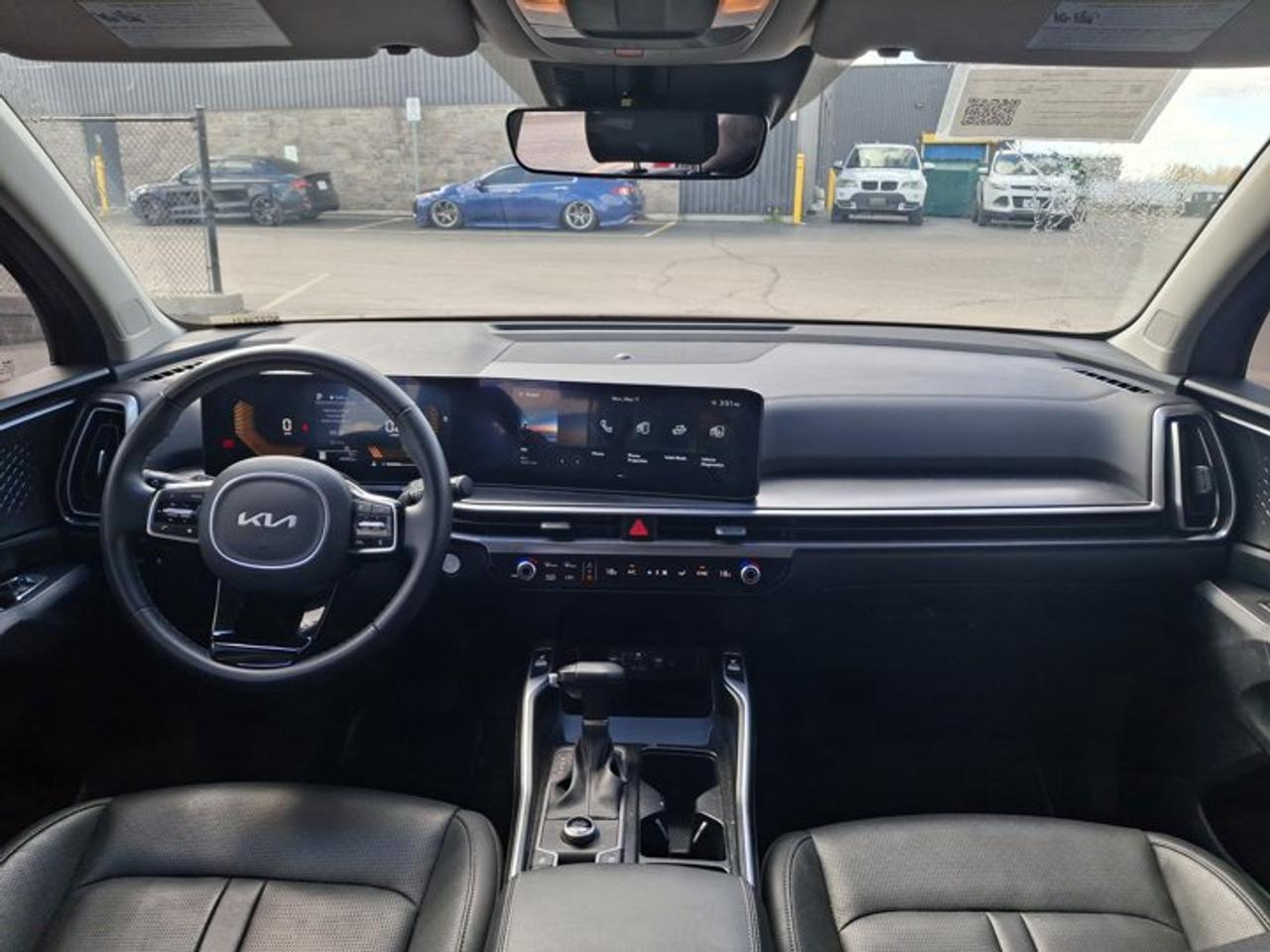 2025 Kia Sorento EX AWD | 6 Passenger | Leather | Heated Seats + Steering | Blind Spot | Lane Keep | and More ! Photo