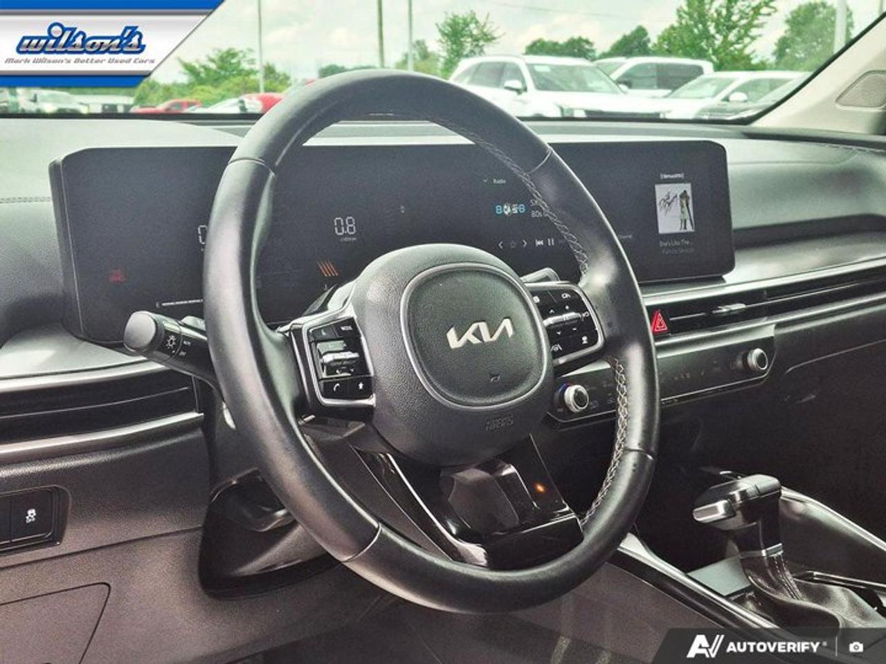 2025 Kia Sorento EX AWD | 6 Passenger | Leather | Heated Seats + Steering | Blind Spot | Lane Keep | and More ! Photo