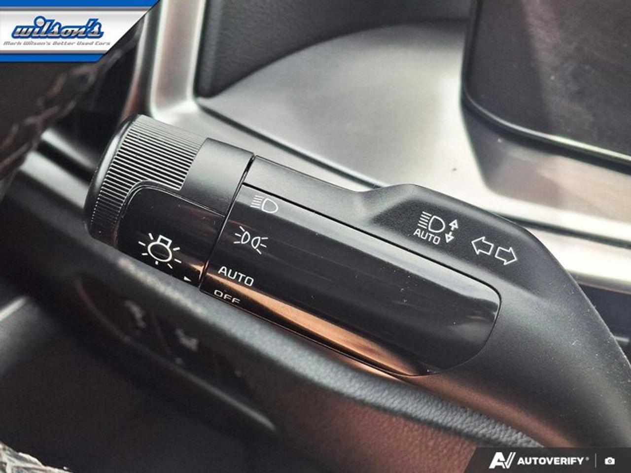 2025 Kia Sorento EX AWD | 6 Passenger | Leather | Heated Seats + Steering | Blind Spot | Lane Keep | and More ! Photo