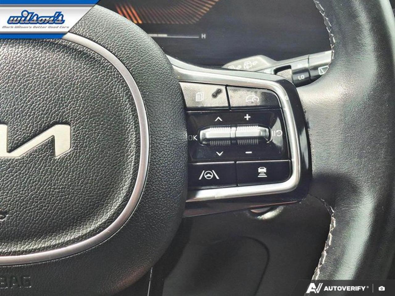 2025 Kia Sorento EX AWD | 6 Passenger | Leather | Heated Seats + Steering | Blind Spot | Lane Keep | and More ! Photo
