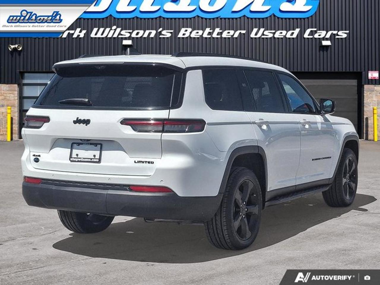 2024 Jeep Grand Cherokee L Limited | Black Appearance | Leather | Pano Roof | Heated + Ventilated Seats | and Much More ! Photo