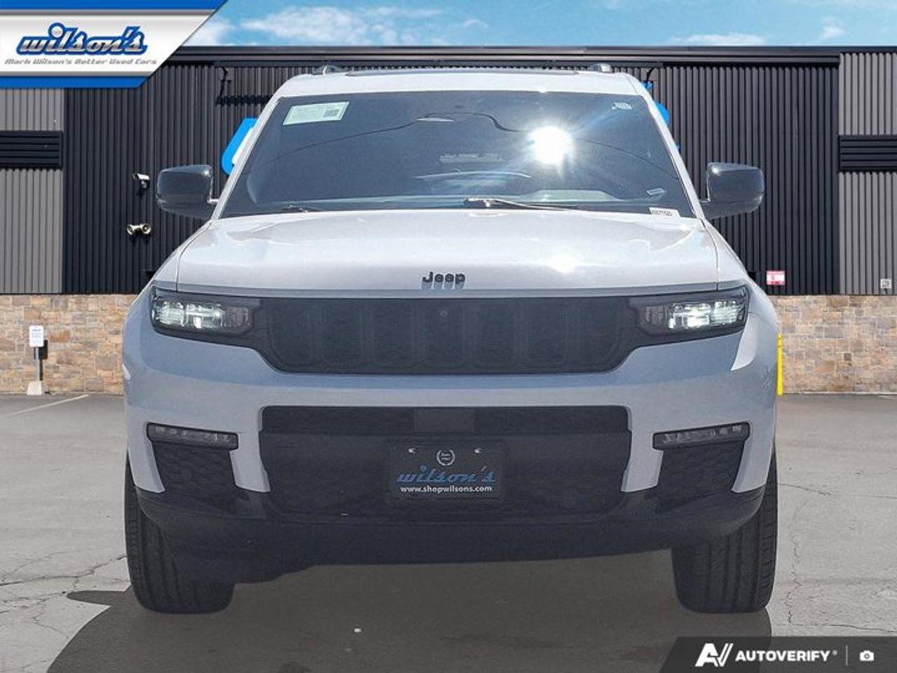 2024 Jeep Grand Cherokee L Limited | Black Appearance | Leather | Pano Roof | Heated + Ventilated Seats | and Much More ! Photo