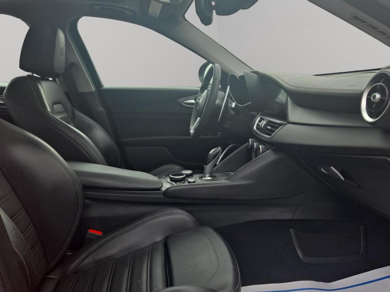 2018 Alfa Romeo Giulia Ti Sport Photo