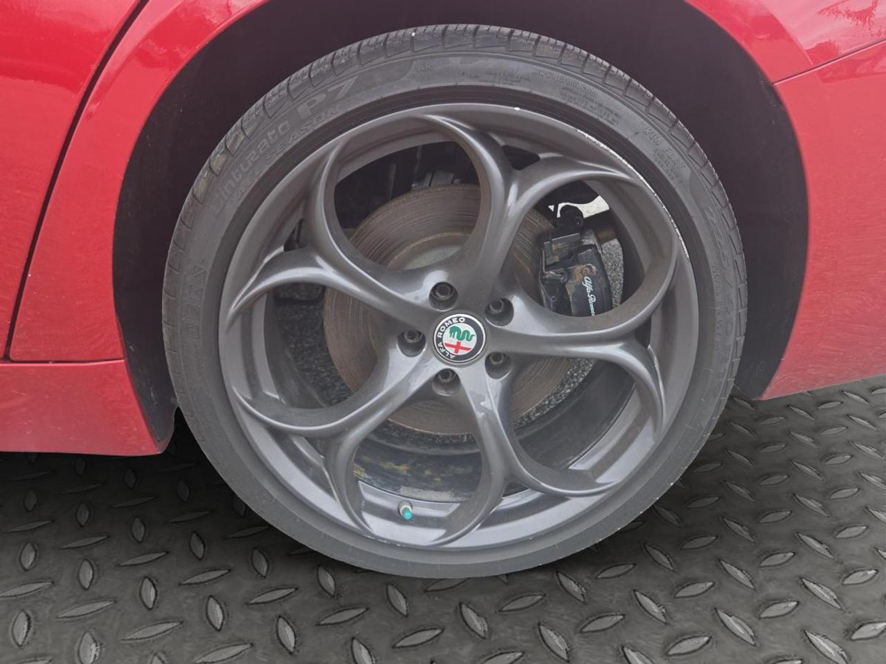 2018 Alfa Romeo Giulia Ti Sport Photo
