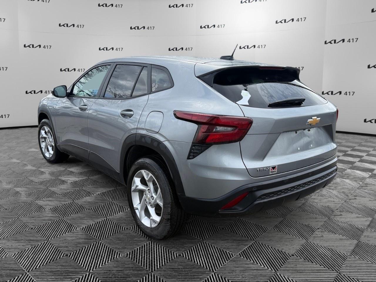 2025 Chevrolet Trax Fwd 4dr Ls Photo