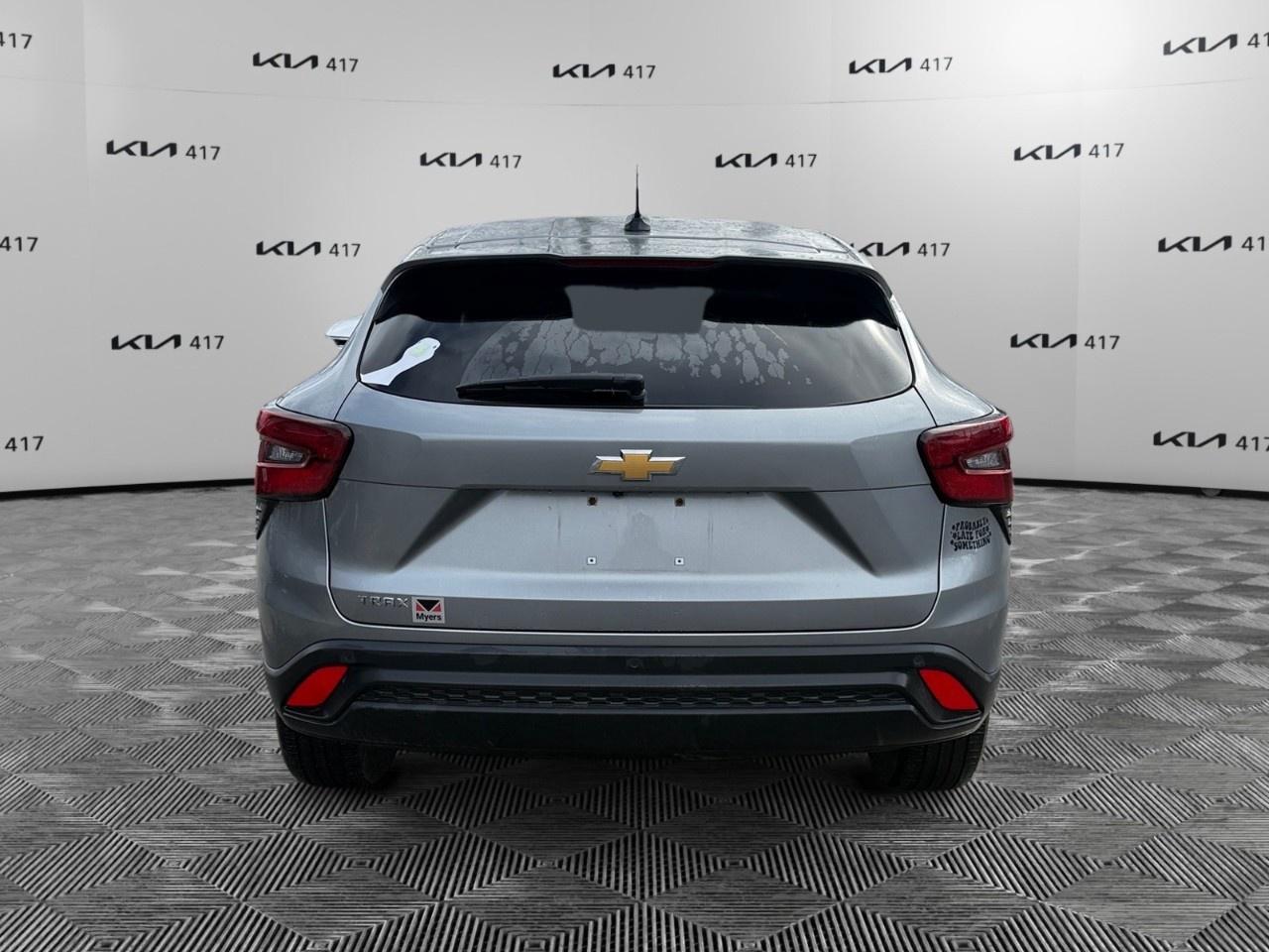 2025 Chevrolet Trax Fwd 4dr Ls Photo