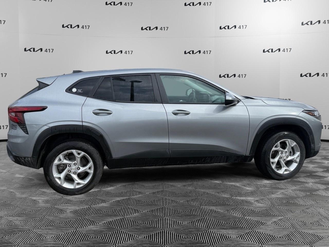 2025 Chevrolet Trax Fwd 4dr Ls Photo