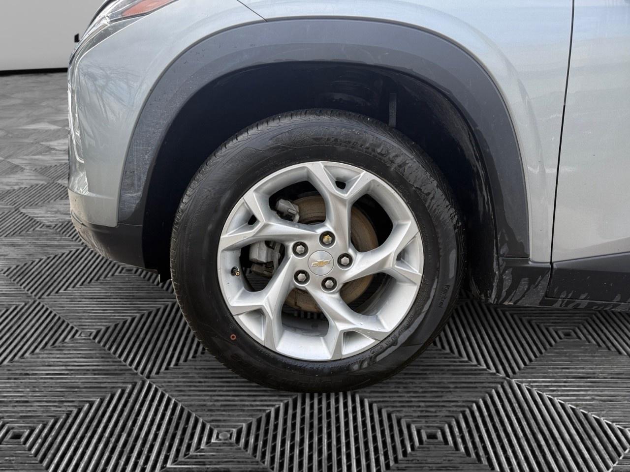 2025 Chevrolet Trax Fwd 4dr Ls Photo