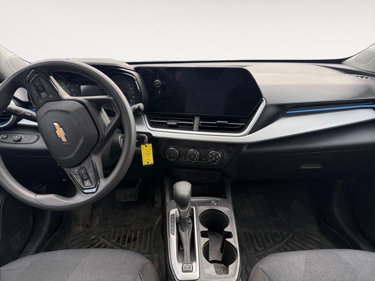 2025 Chevrolet Trax Fwd 4dr Ls Photo