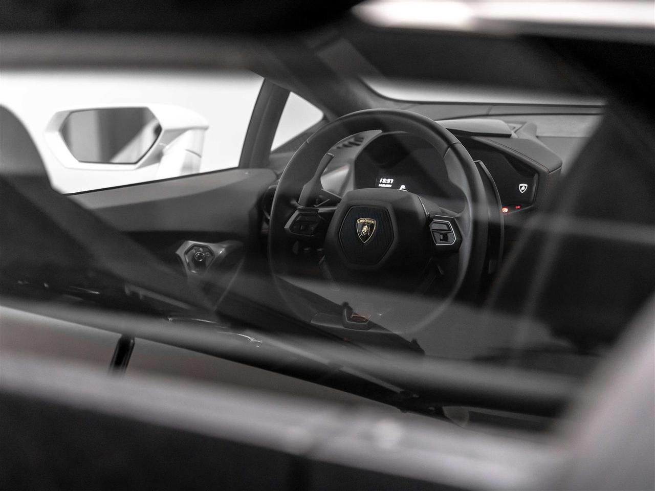 2015 Lamborghini Huracan LP610-4|ACCIDENT FREE VEHICLE Photo