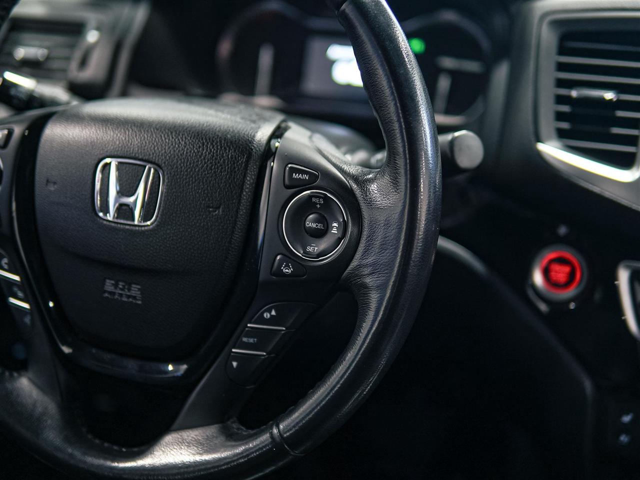 2017 Honda Ridgeline TOURING AWD | NAV | LEATHER | SUNROOF Photo