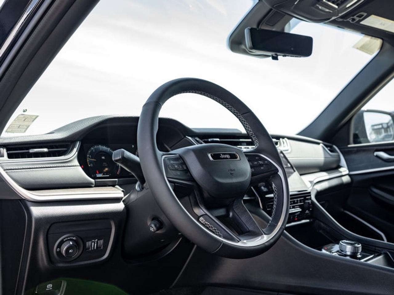 2025 Jeep Grand Cherokee Limited Photo