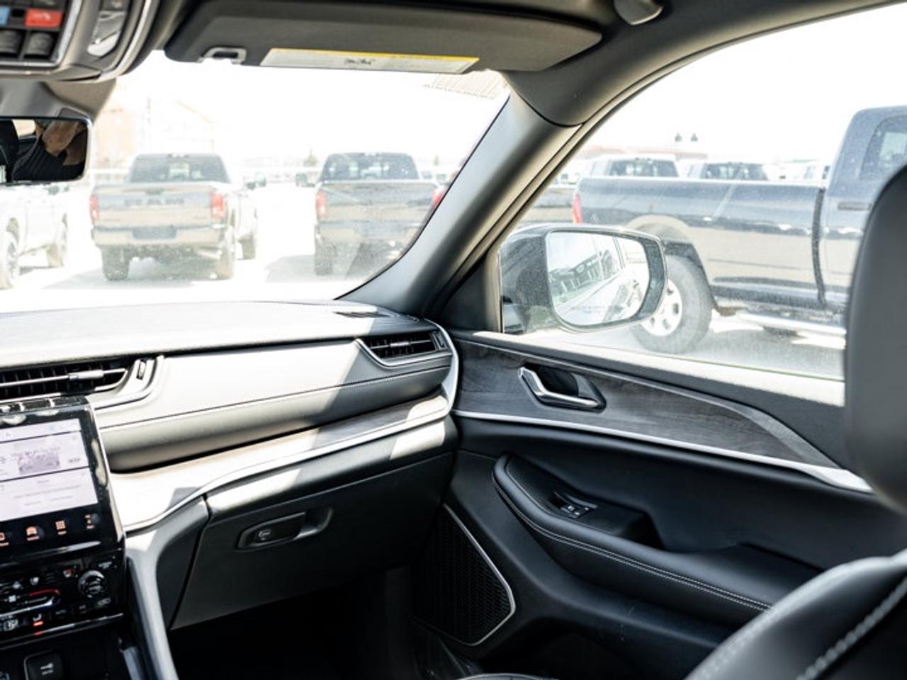 2025 Jeep Grand Cherokee Limited Photo
