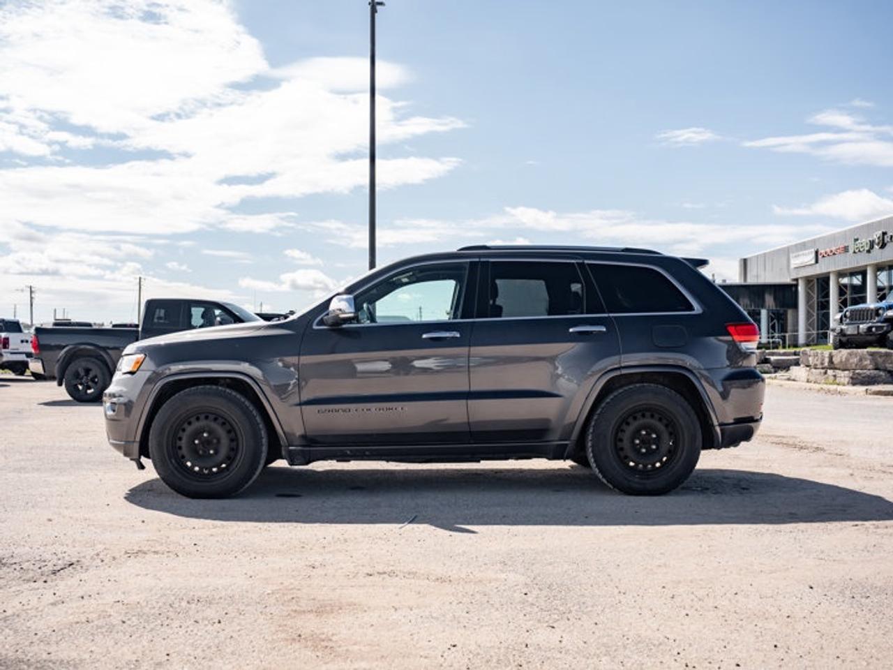 2017 Jeep Grand Cherokee Overland Photo