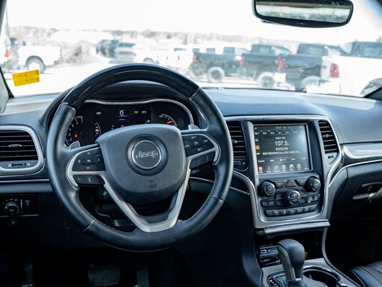 2017 Jeep Grand Cherokee Overland Photo2
