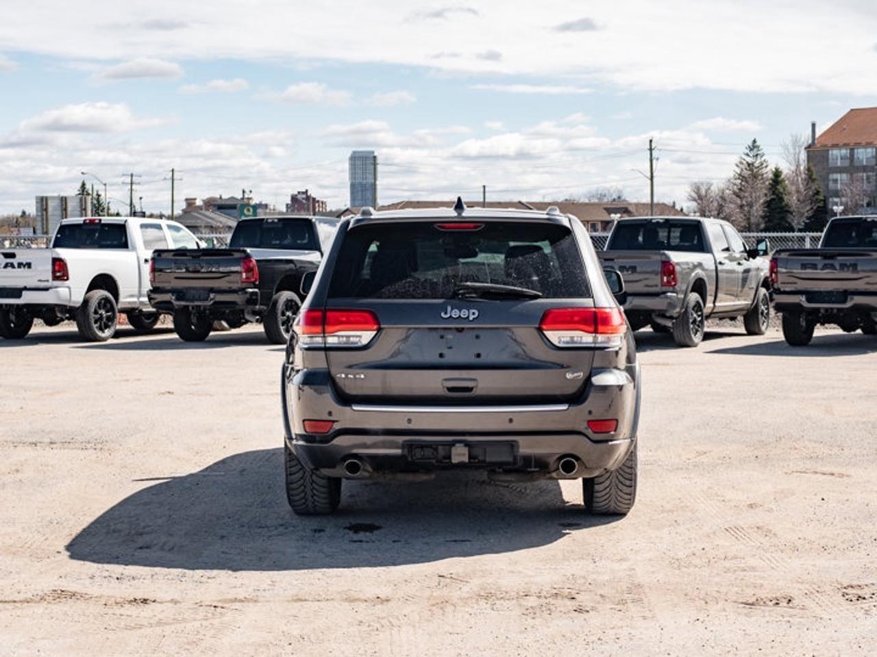 2017 Jeep Grand Cherokee Overland Photo