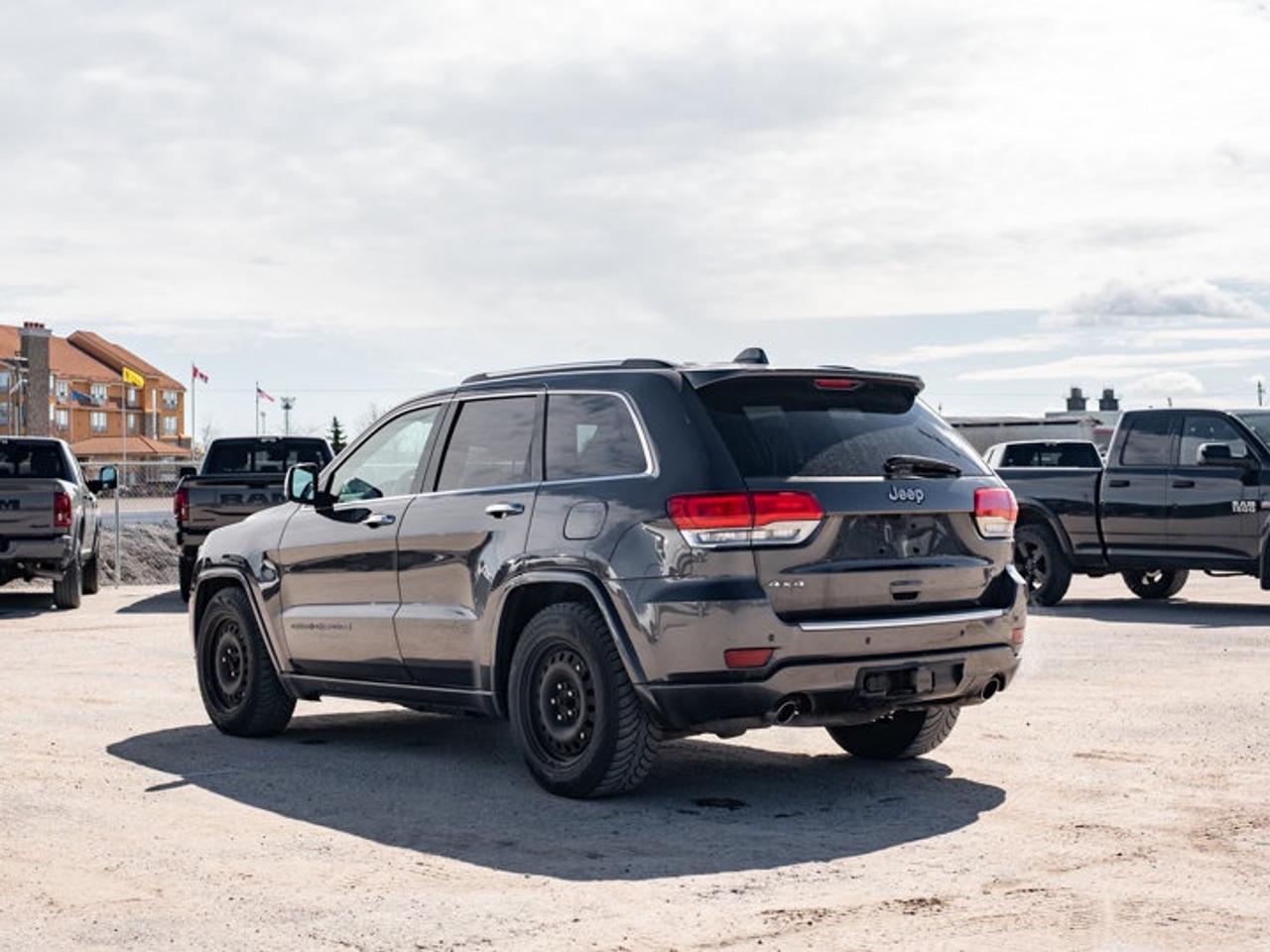 2017 Jeep Grand Cherokee Overland Photo