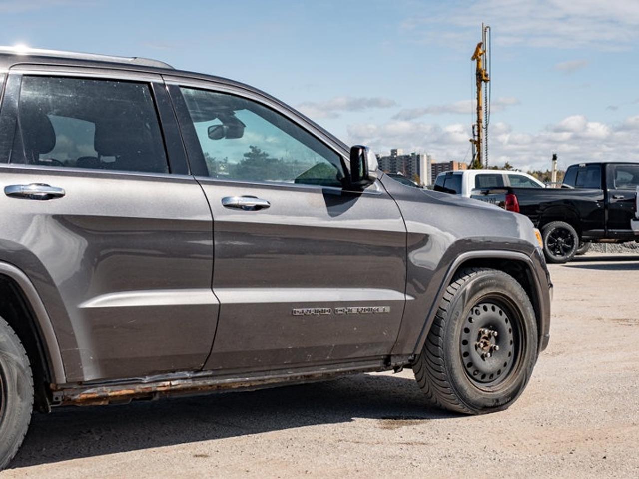 2017 Jeep Grand Cherokee Overland Photo