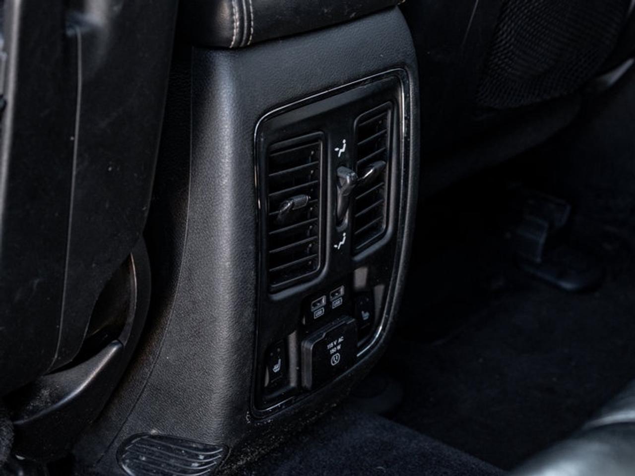 2017 Jeep Grand Cherokee Overland Photo