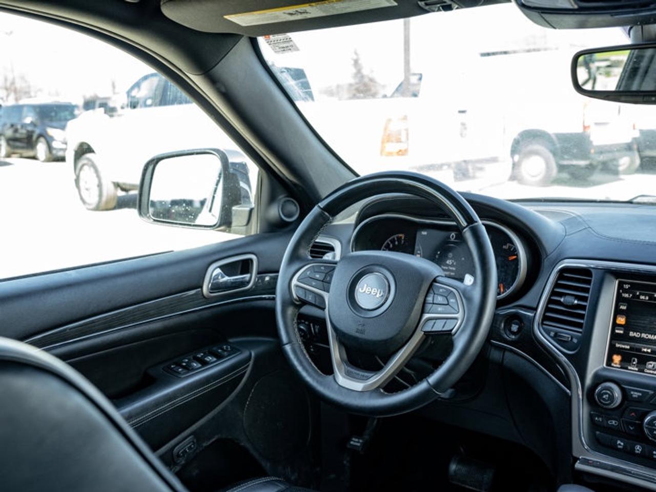 2017 Jeep Grand Cherokee Overland Photo