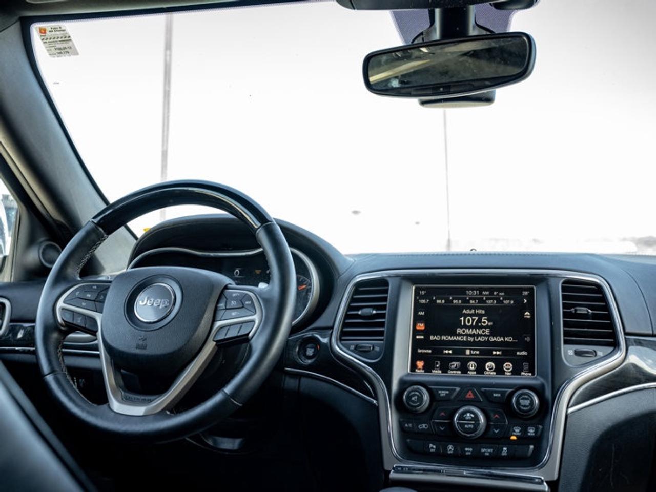 2017 Jeep Grand Cherokee Overland Photo