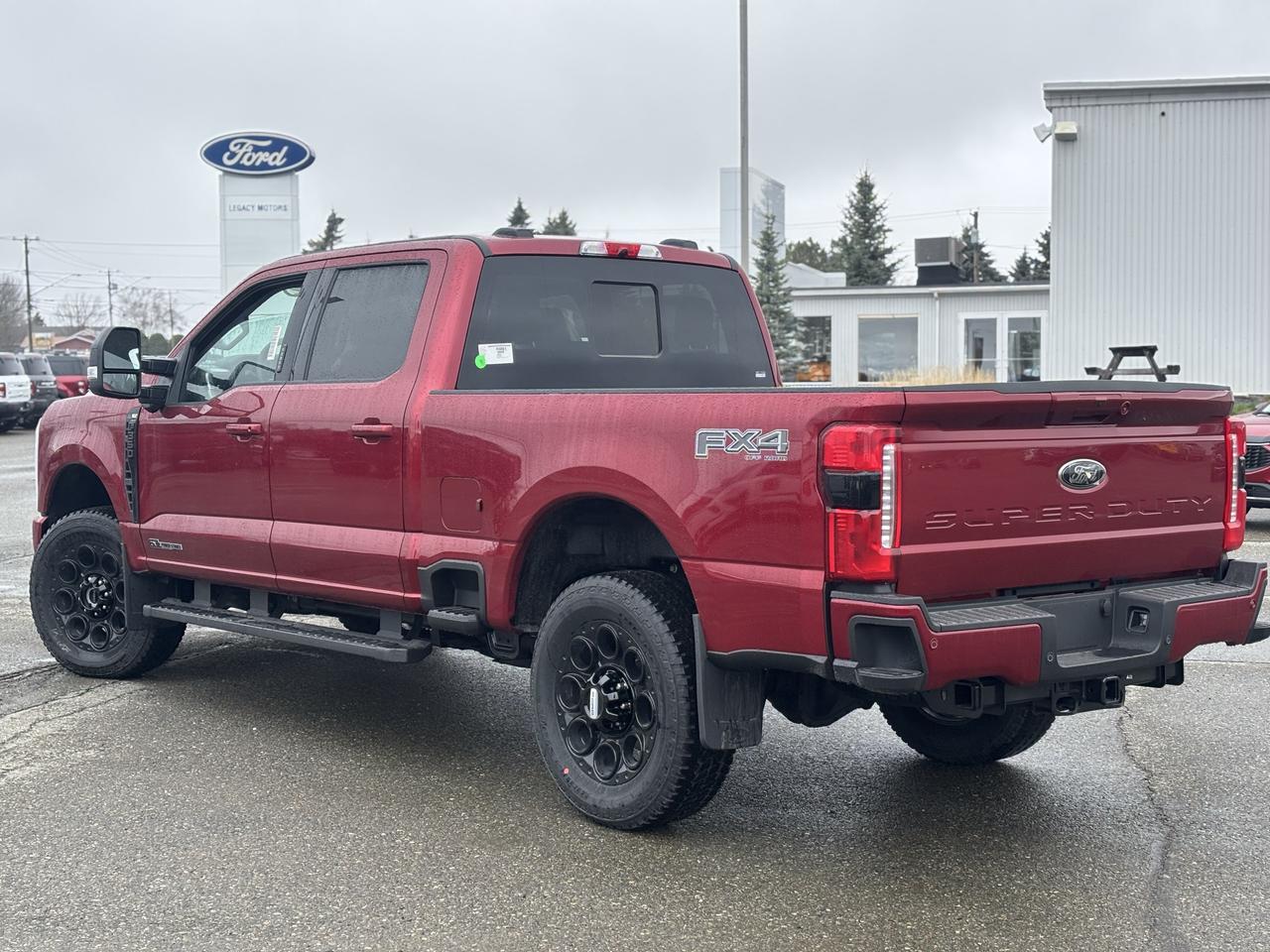 2026 Ford SuperDuty F-350® XLT Photo3