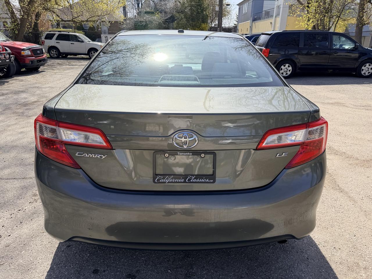 2012 Toyota Camry LE | 2.5L | CLEAN CARFAX Photo3