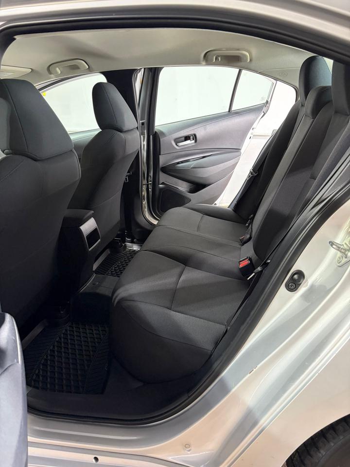 2020 Toyota Corolla LE Photo