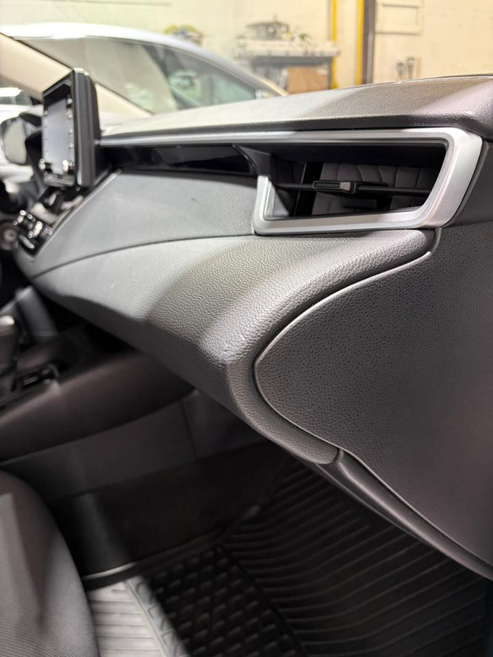 2020 Toyota Corolla LE Photo