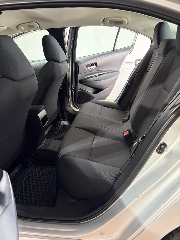 2020 Toyota Corolla LE Photo