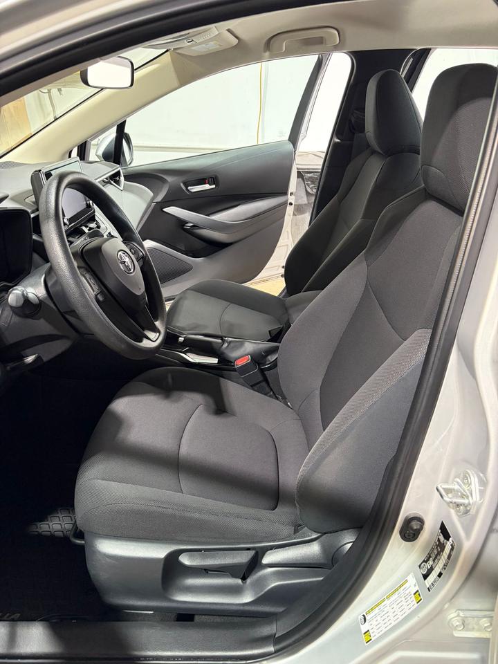 2020 Toyota Corolla LE Photo