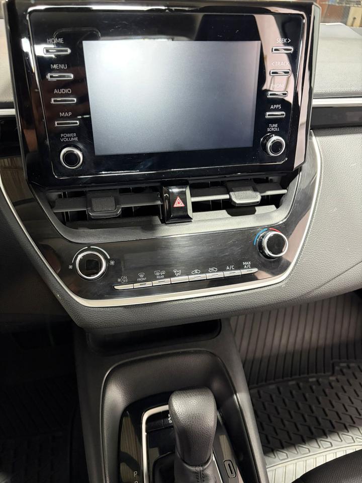 2020 Toyota Corolla LE Photo