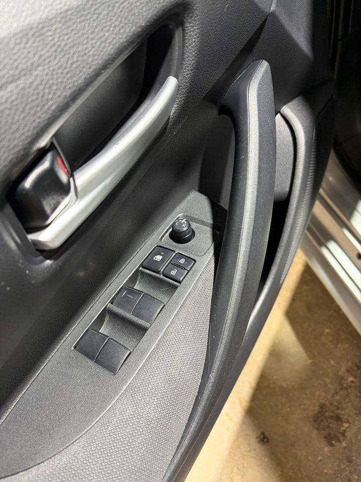 2020 Toyota Corolla LE Photo