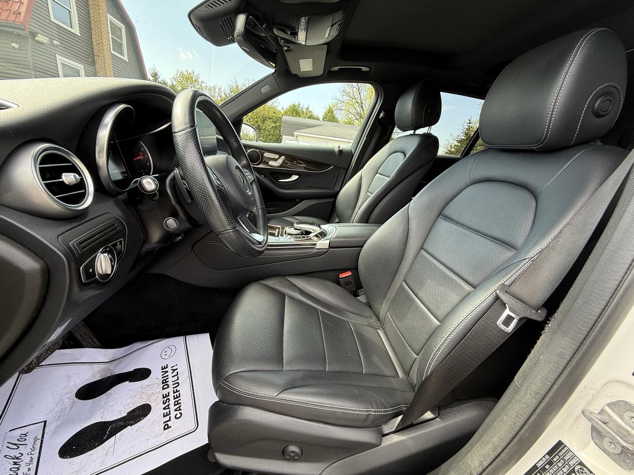 2019 Mercedes-Benz GLC-Class GLC 300 Photo