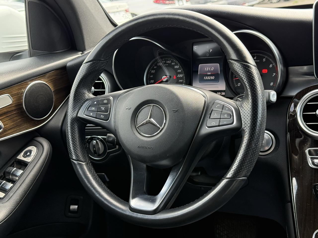 2019 Mercedes-Benz GLC-Class GLC 300 Photo