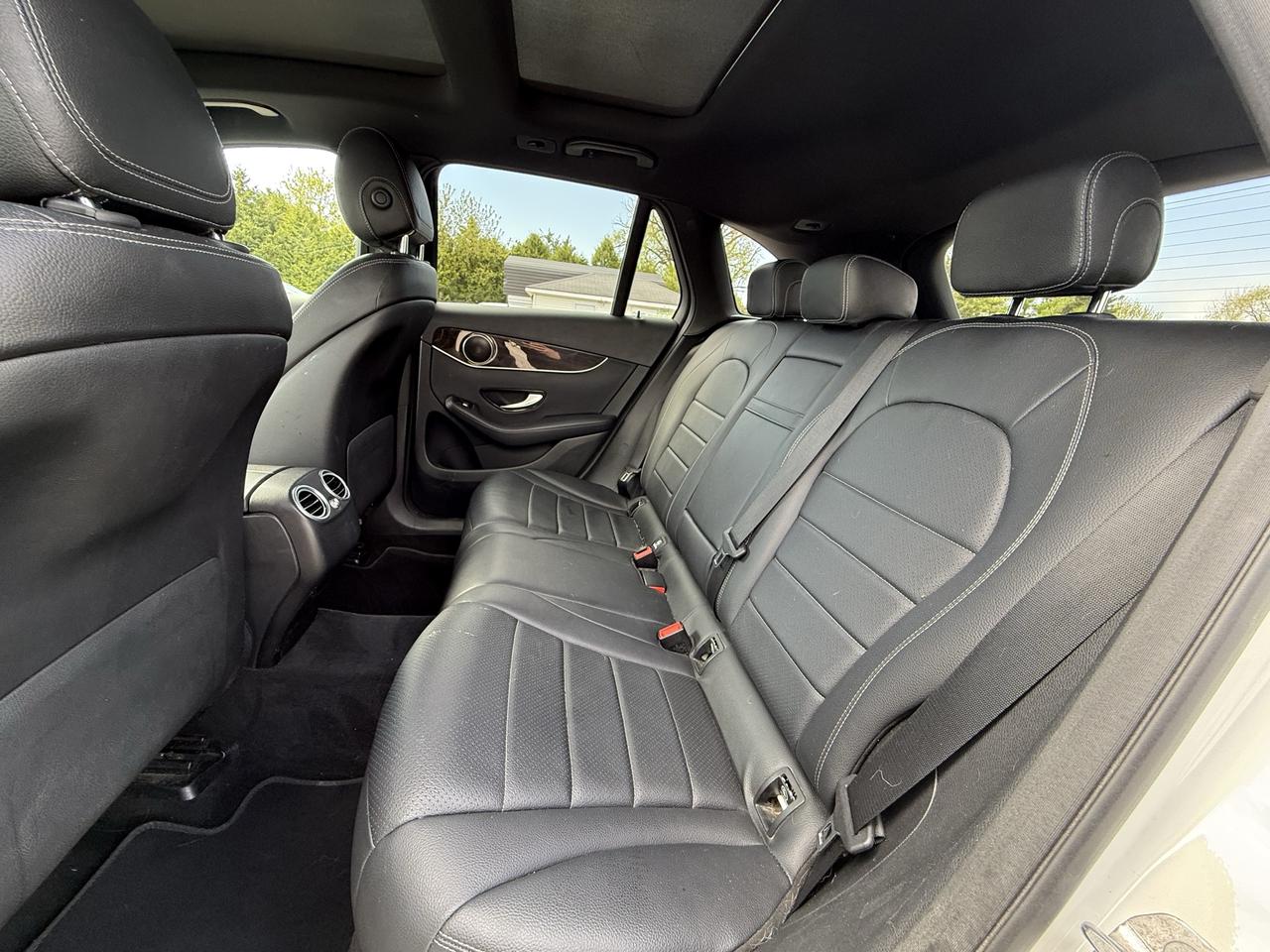 2019 Mercedes-Benz GLC-Class GLC 300 Photo