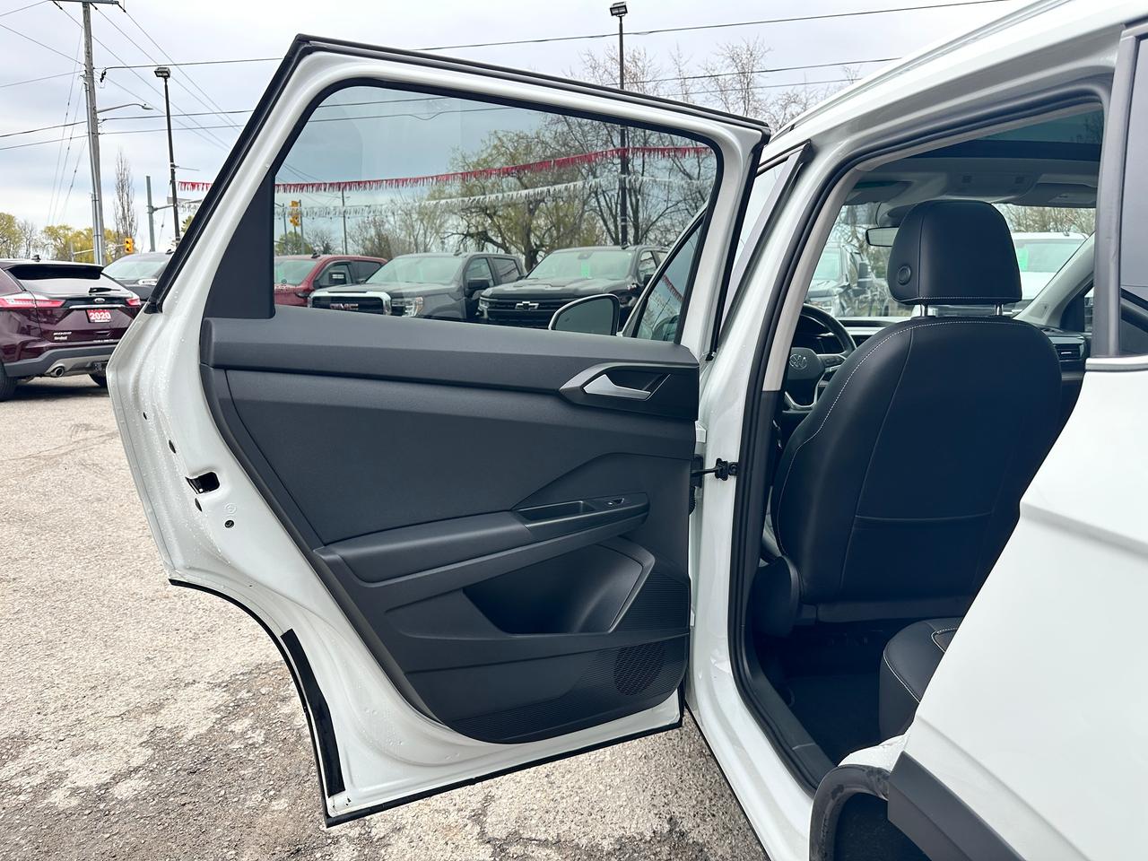 2022 Volkswagen Taos HighlineAWD Heated Leather PanoRoof NAV XM RemStrt Photo