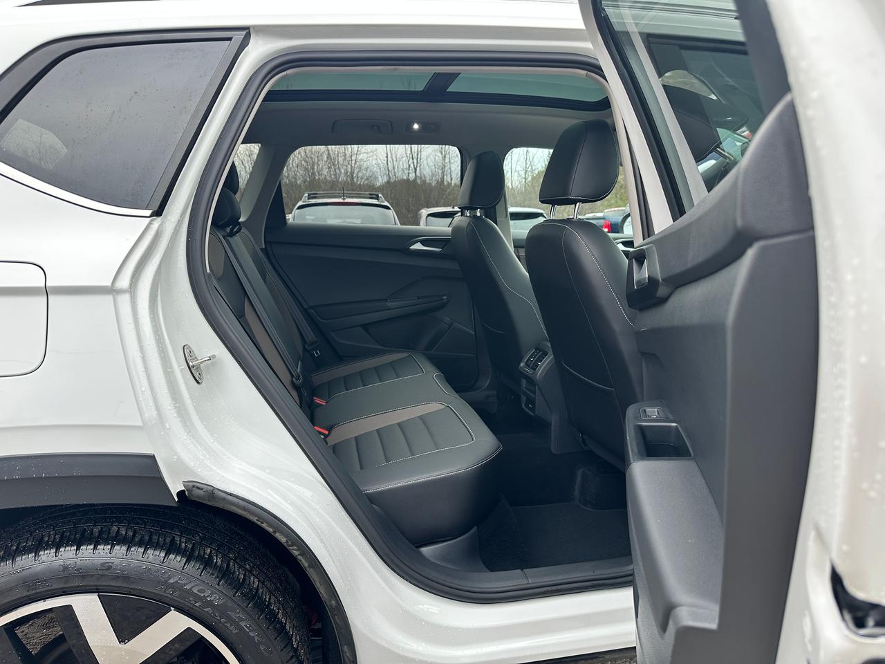 2022 Volkswagen Taos HighlineAWD Heated Leather PanoRoof NAV XM RemStrt Photo