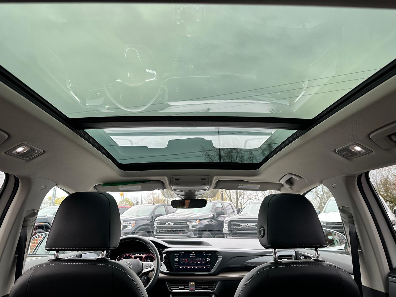 2022 Volkswagen Taos HighlineAWD Heated Leather PanoRoof NAV XM RemStrt Photo