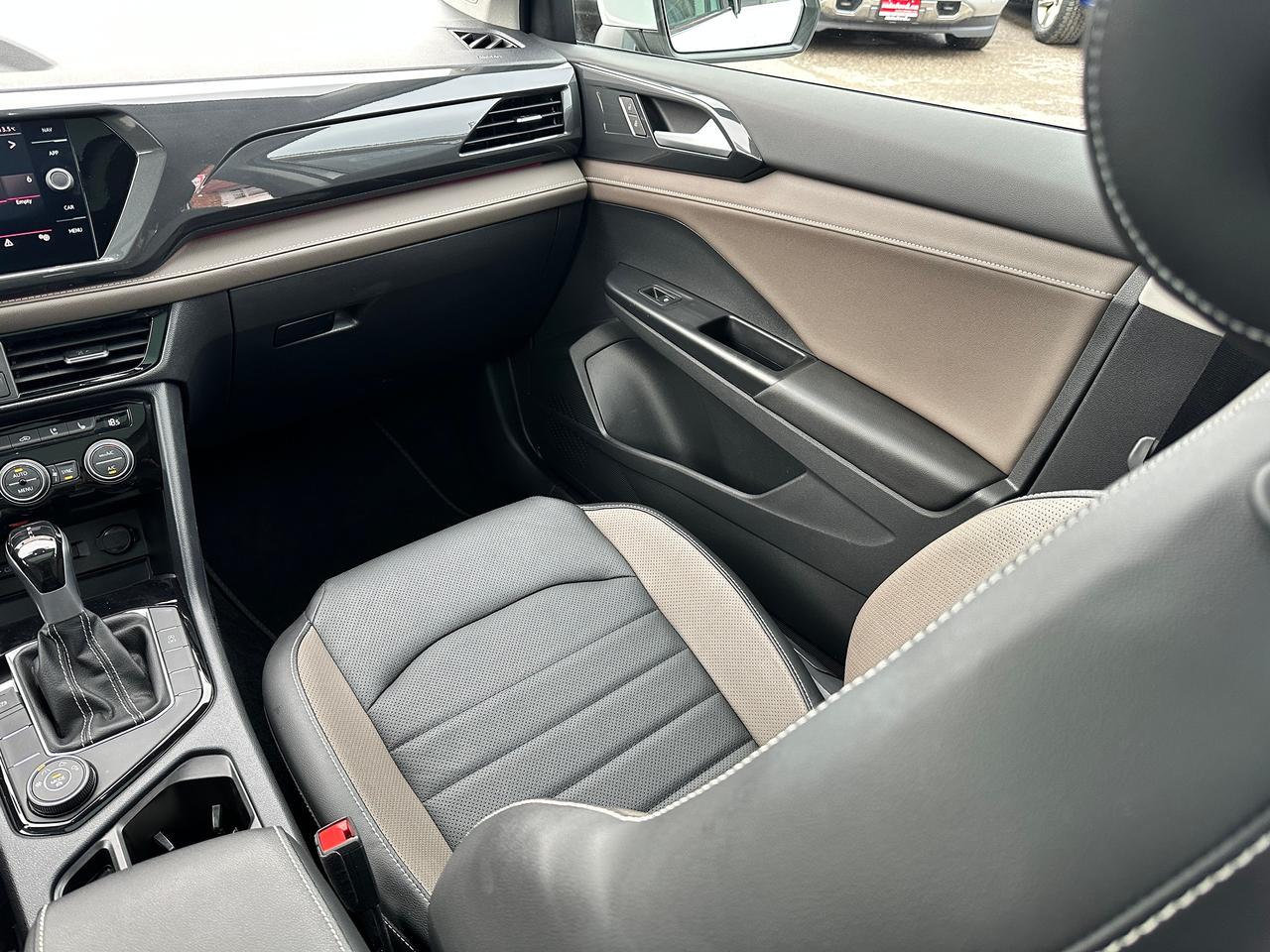 2022 Volkswagen Taos HighlineAWD Heated Leather PanoRoof NAV XM RemStrt Photo