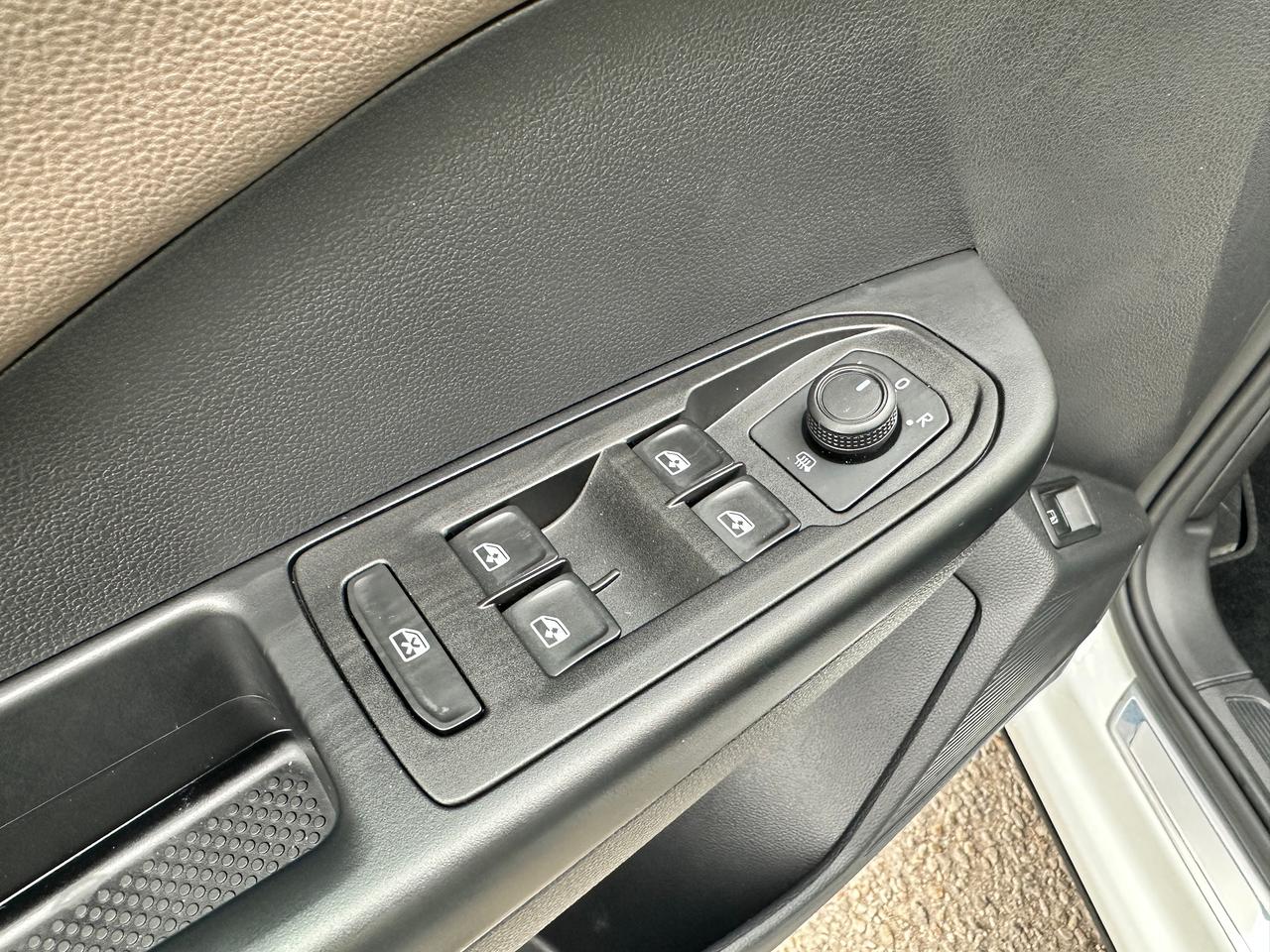 2022 Volkswagen Taos HighlineAWD Heated Leather PanoRoof NAV XM RemStrt Photo