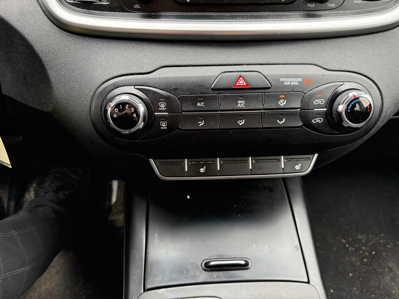 2016 Kia Sorento 2.4L LX Photo