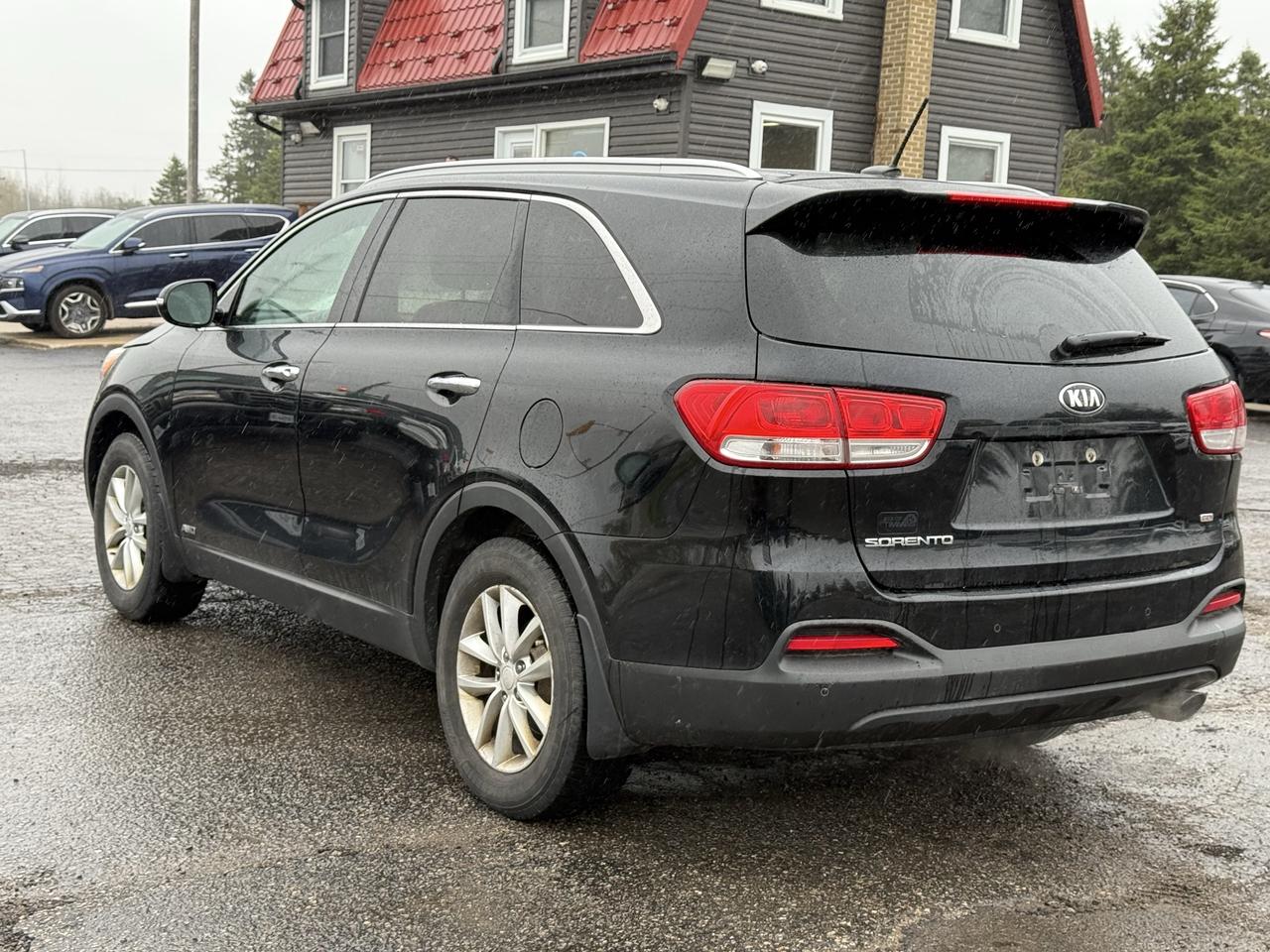2016 Kia Sorento 2.4L LX Photo